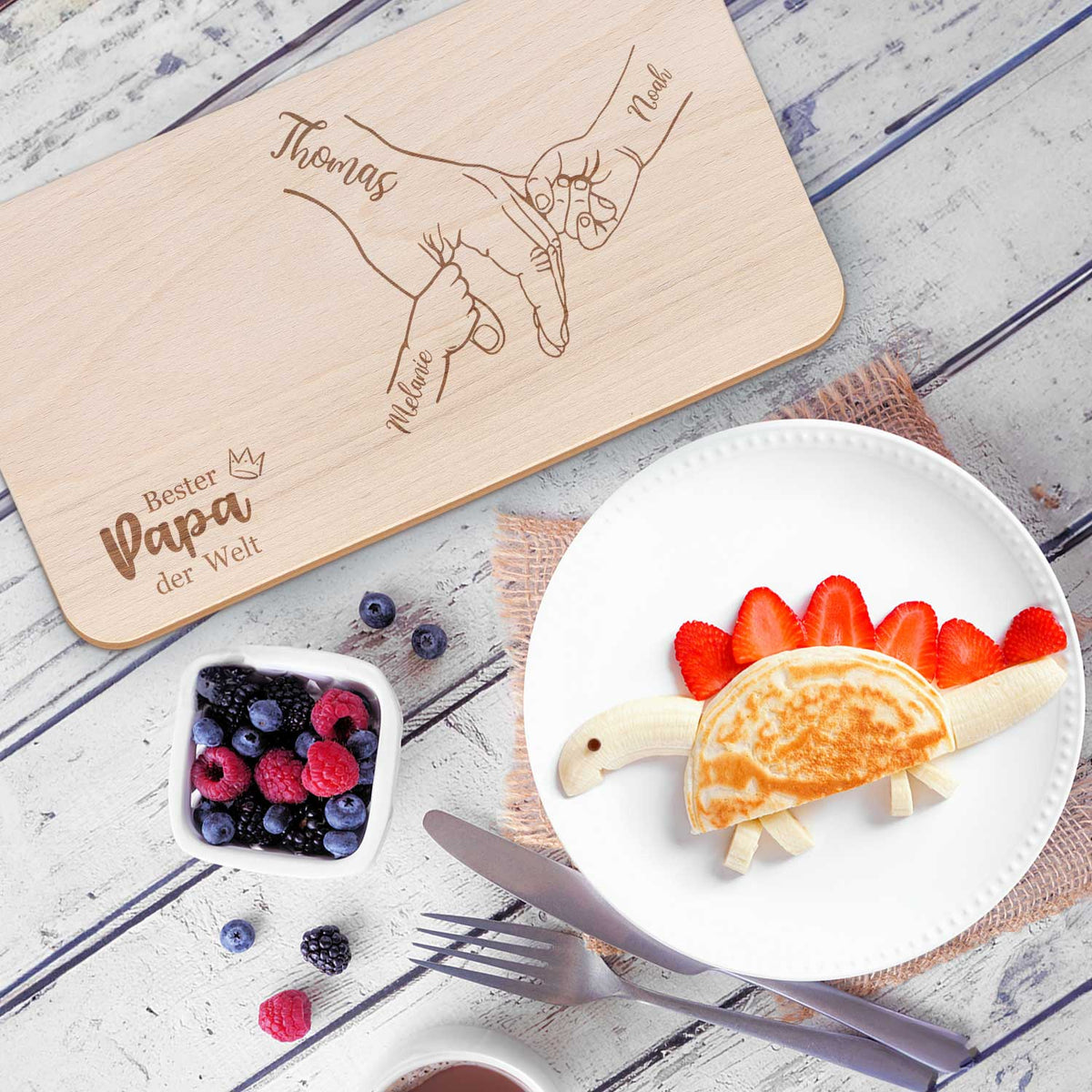 Frühstücksbrettchen mit Gravur "Kinderhände halten Papa"