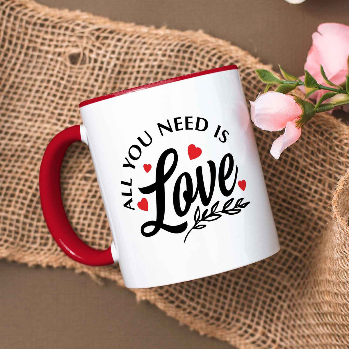 Bedruckte Tasse mit Spruch - All you need is love