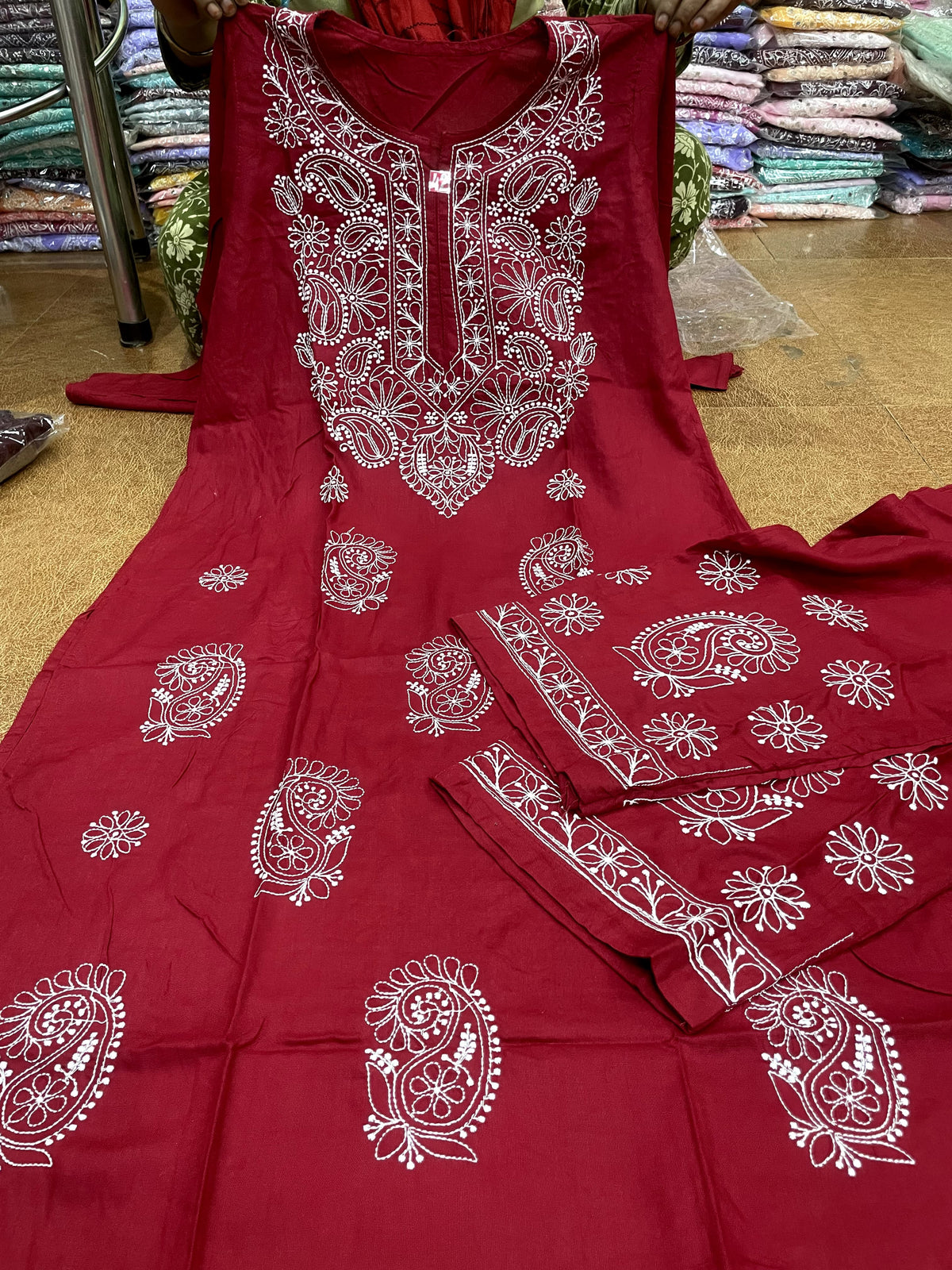 Lucknowi Chikankari Kurta Set In Munich