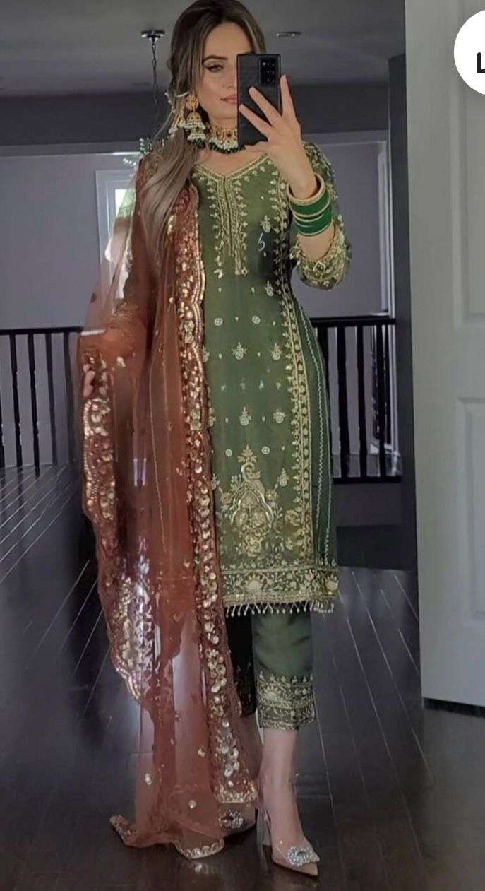 Punjabi Outfit In Germany