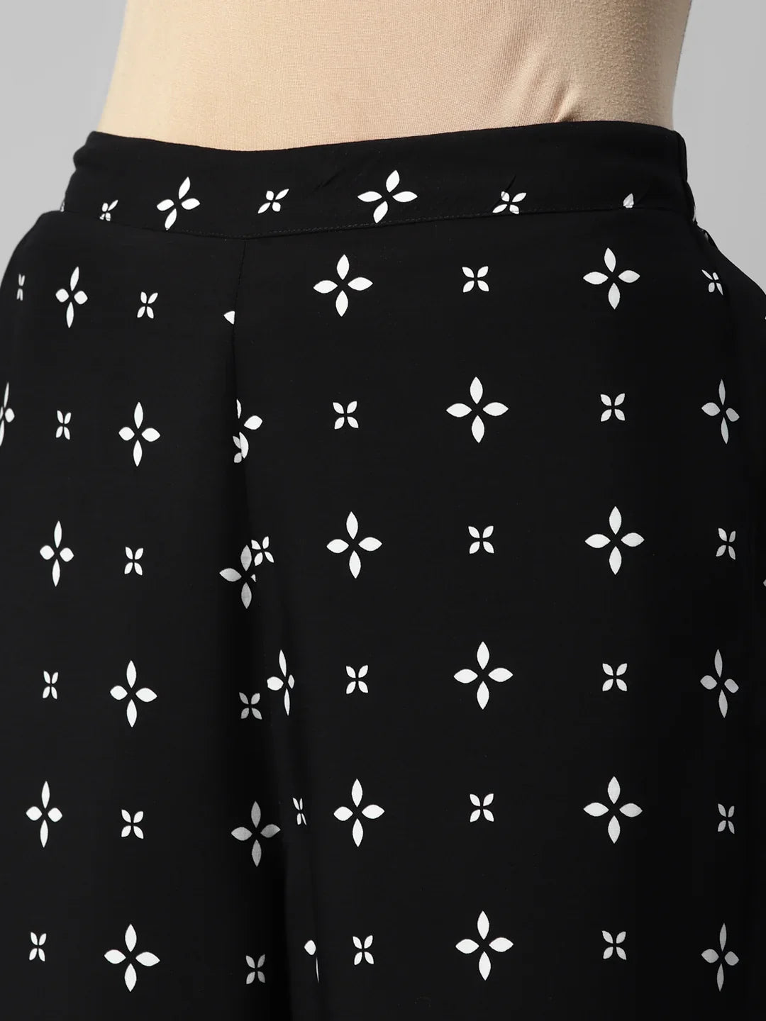 Black With Border Women's Co-Ord Set in Munich