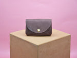Kleine Geldbeutel für Damen. Minimalistisches Portemonnaie für Frauen. Geschenke für Sie. Schlanke Brieftasche. Größe cir. 11,5x8x3,5cm.