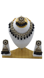 Mirror Necklace with Earring and Mangtika in Hamburg