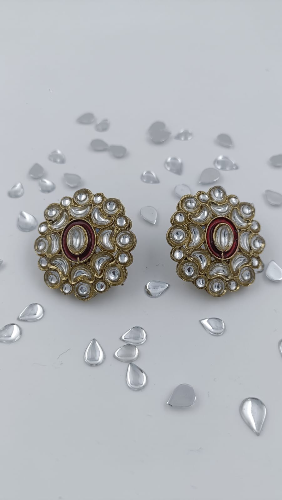 Stone Kundan Flower Stud Earring in Berlin