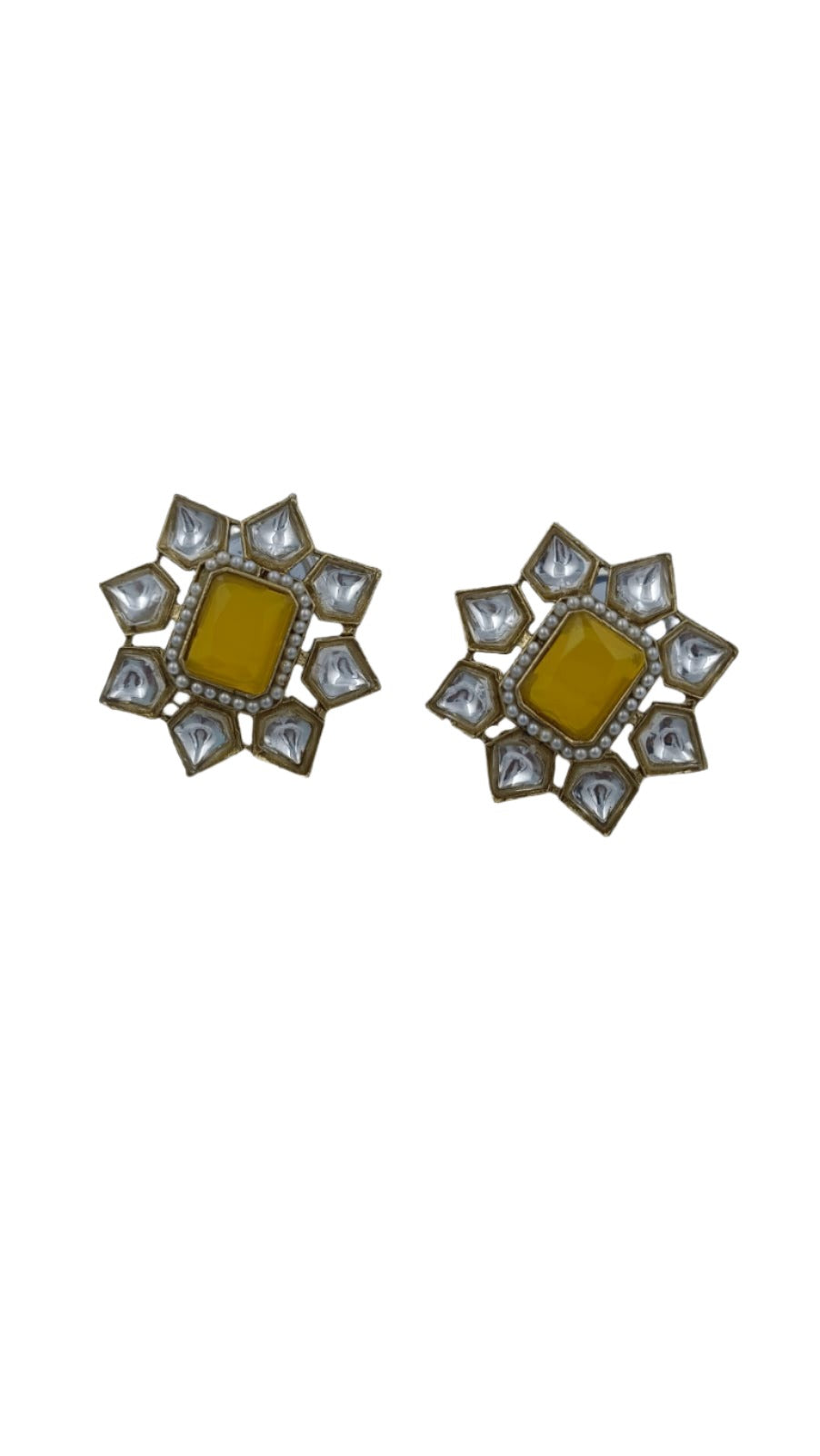 Kundan Stud Earring in Essen