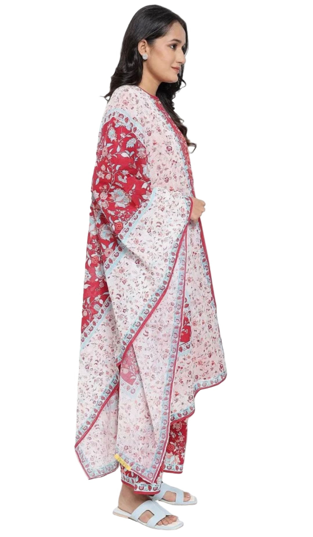 Red Embroidery kurta set in Munich