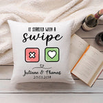 Bedrucktes Kissen mit Motiv It started with a swipe