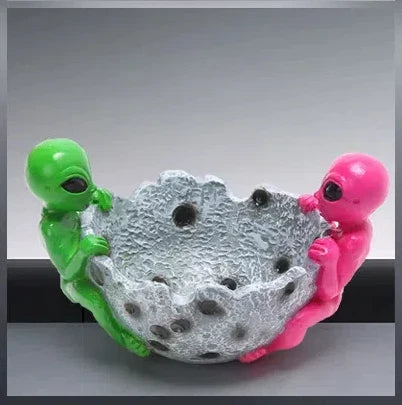 Alienaschenbecher Retro Design