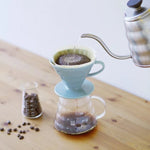 Hario Colour Edition V60-02 Keramik-Dripper (mit 40 Filtern)