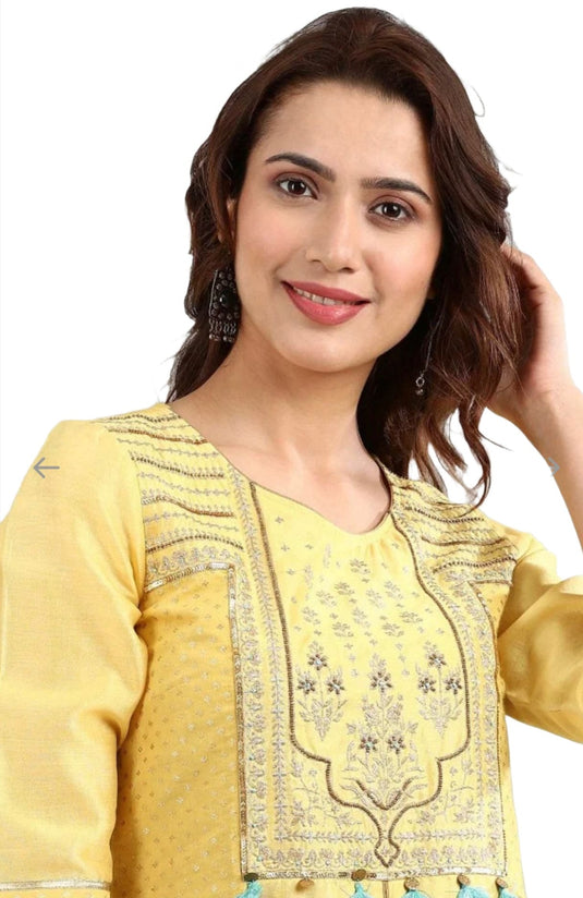 Yellow Round Neck Embellished kurta Set in berlin