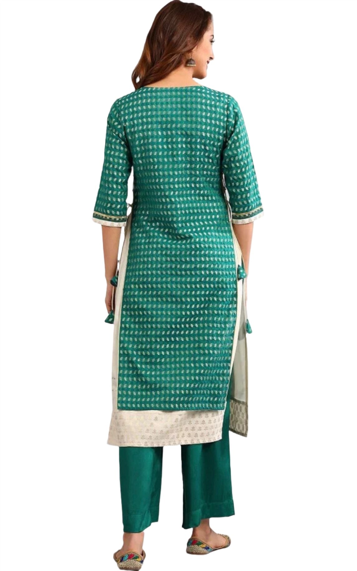 Green Round Neck Embellished kurta Set in Berlin