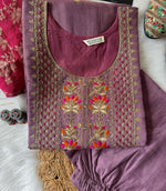 Women embroidery kurta set in Munich