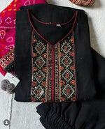 Women embroidery suits in Munich