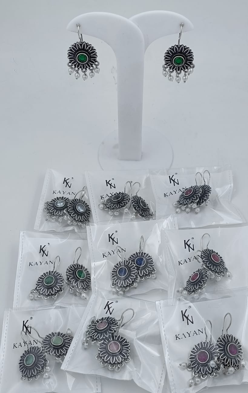 Flower shaped earnings in Berlin