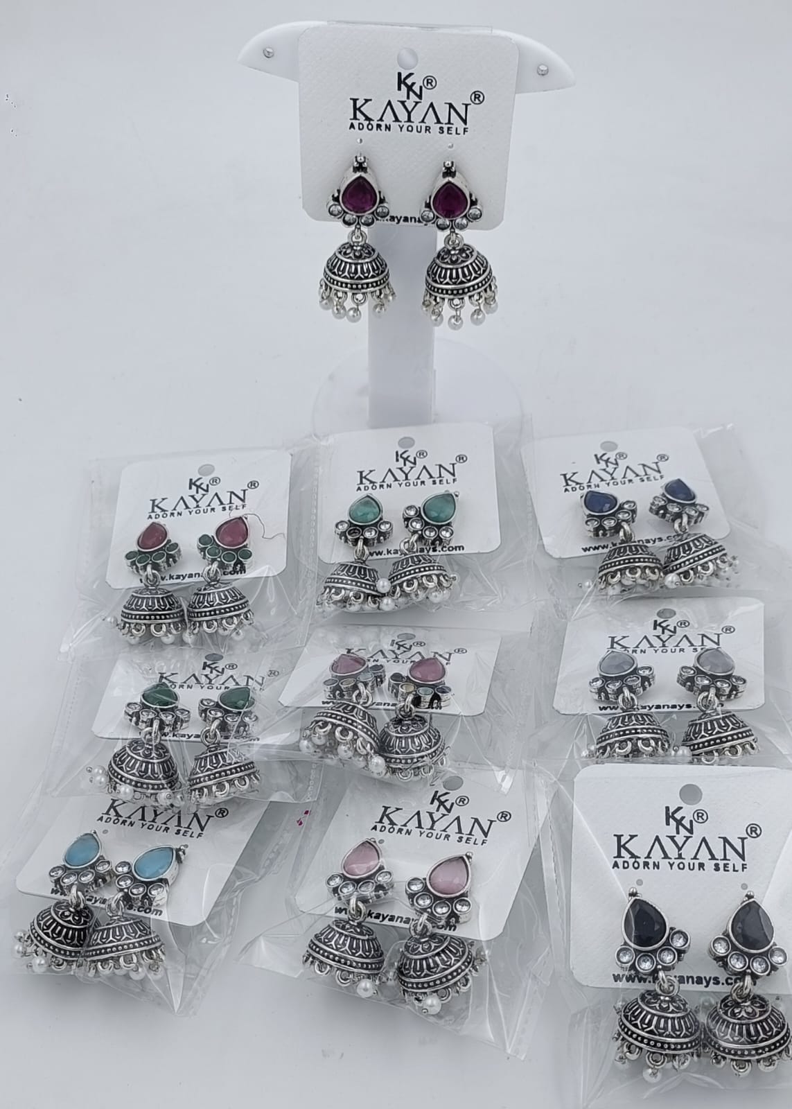 TINY TRINKET EARRINGS in Essen