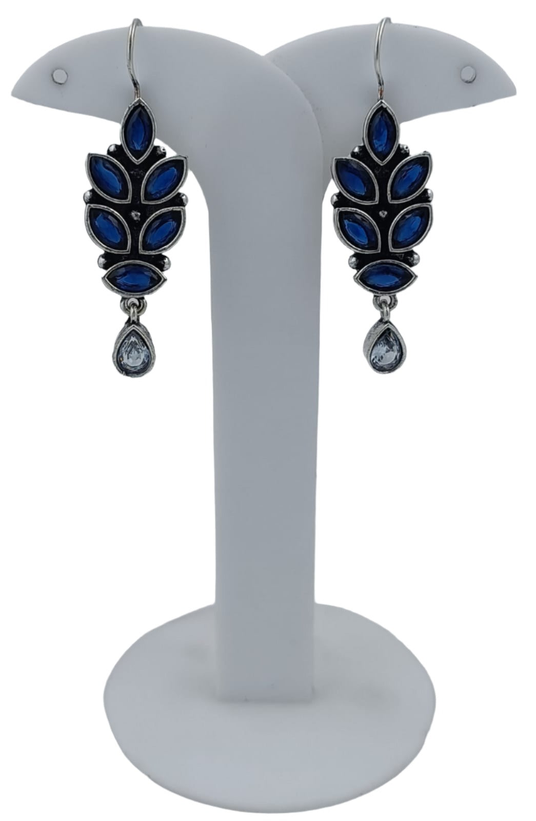 Dangle Earrings for Women Regular Wear Earrings in Munich