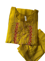 Women kurta set embroided in Munich