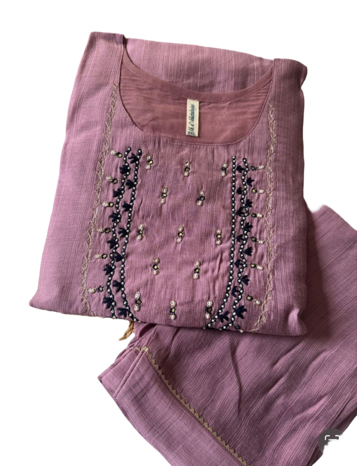 Women kurta set embroided in Munich