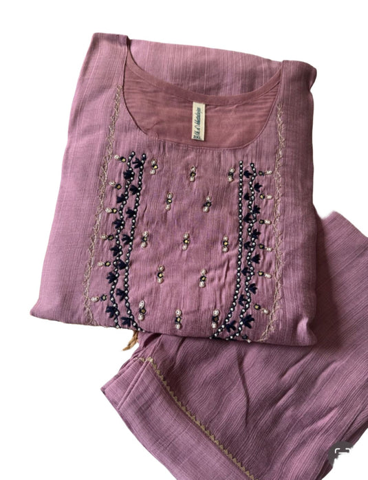 Women kurta set embroided in Munich