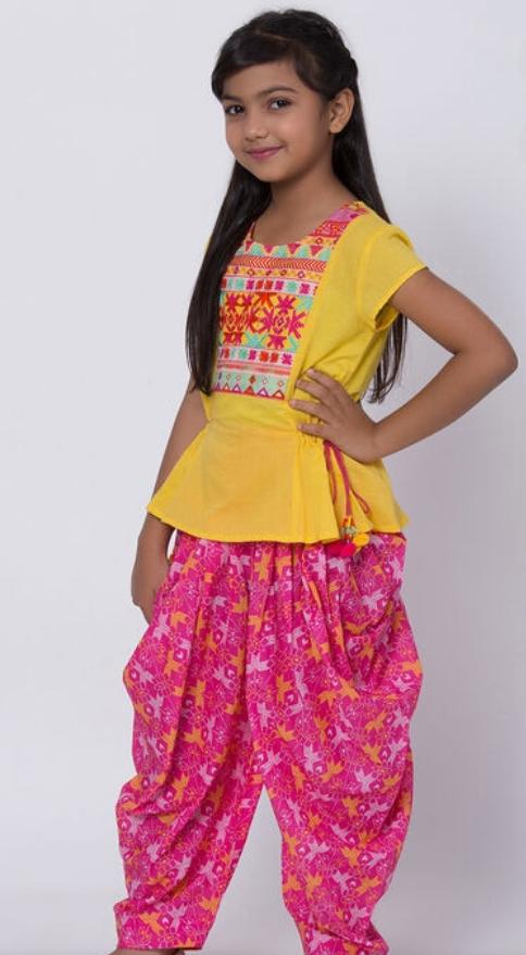 Girls Round Neck Ethnic Tunic and Dhoti Pant Set in Munich