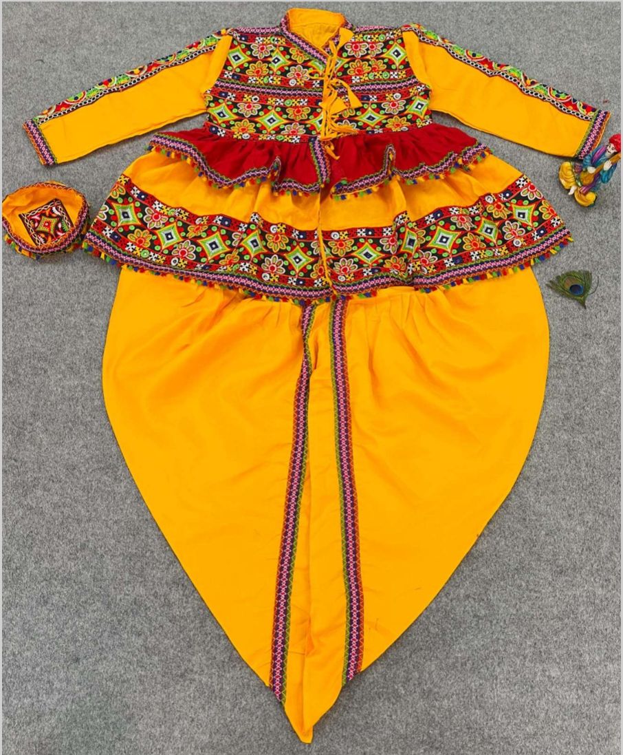 Men's Navaratri Gujrati Dhoti in Germany