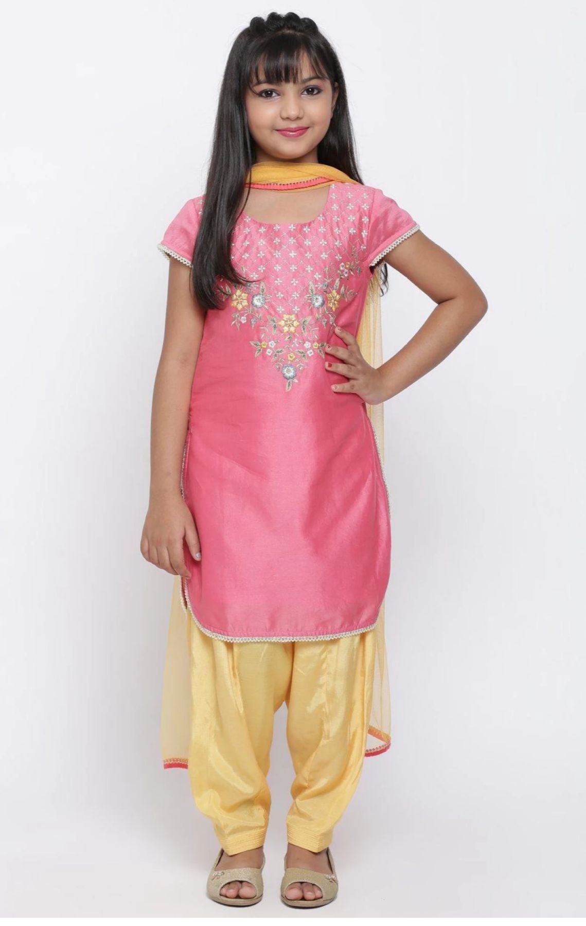 Embroidered Kurta, Churidar & Dupatta Set in Germany