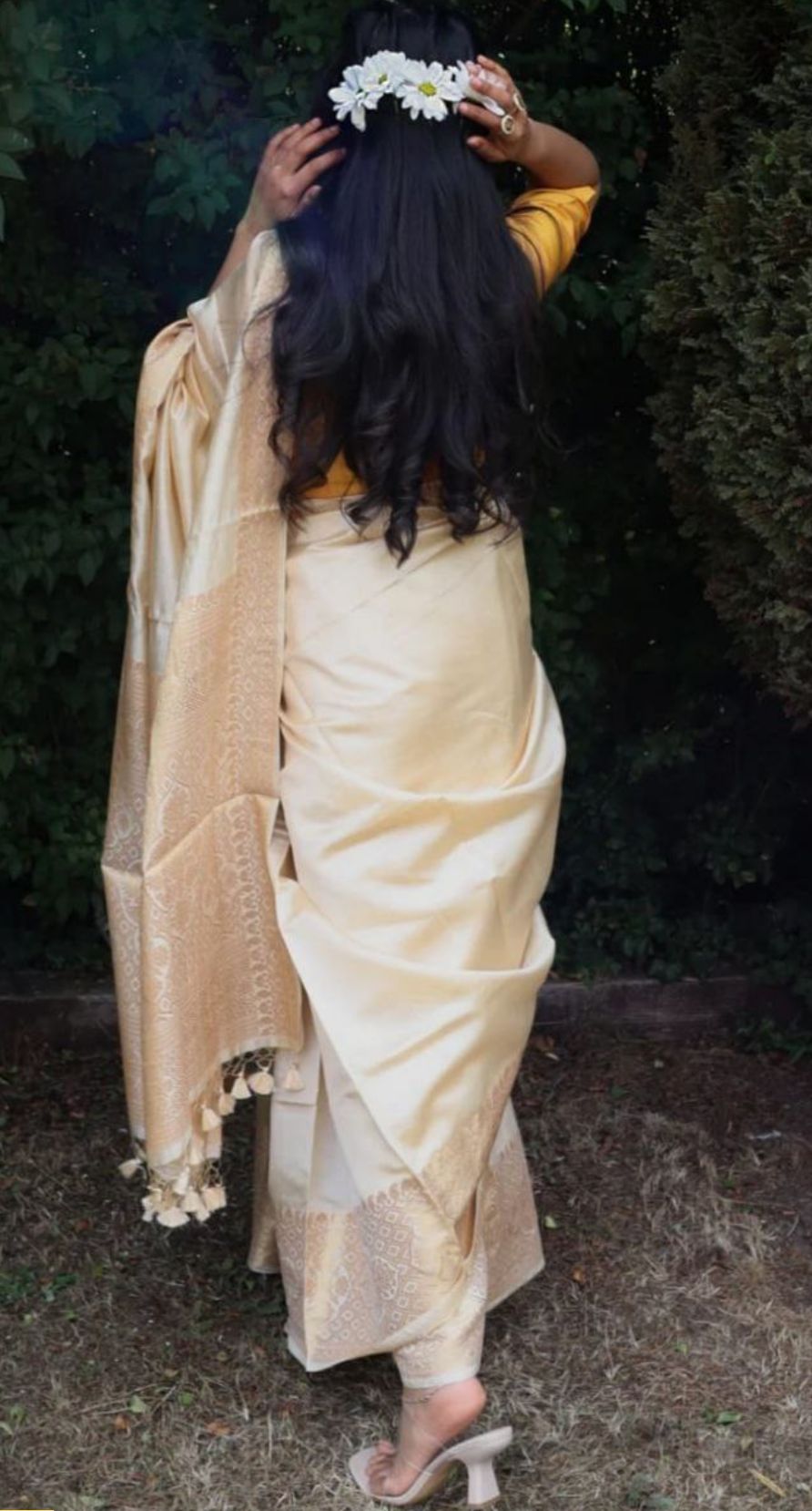 Ivory Dupion Silk Saree in Germany
