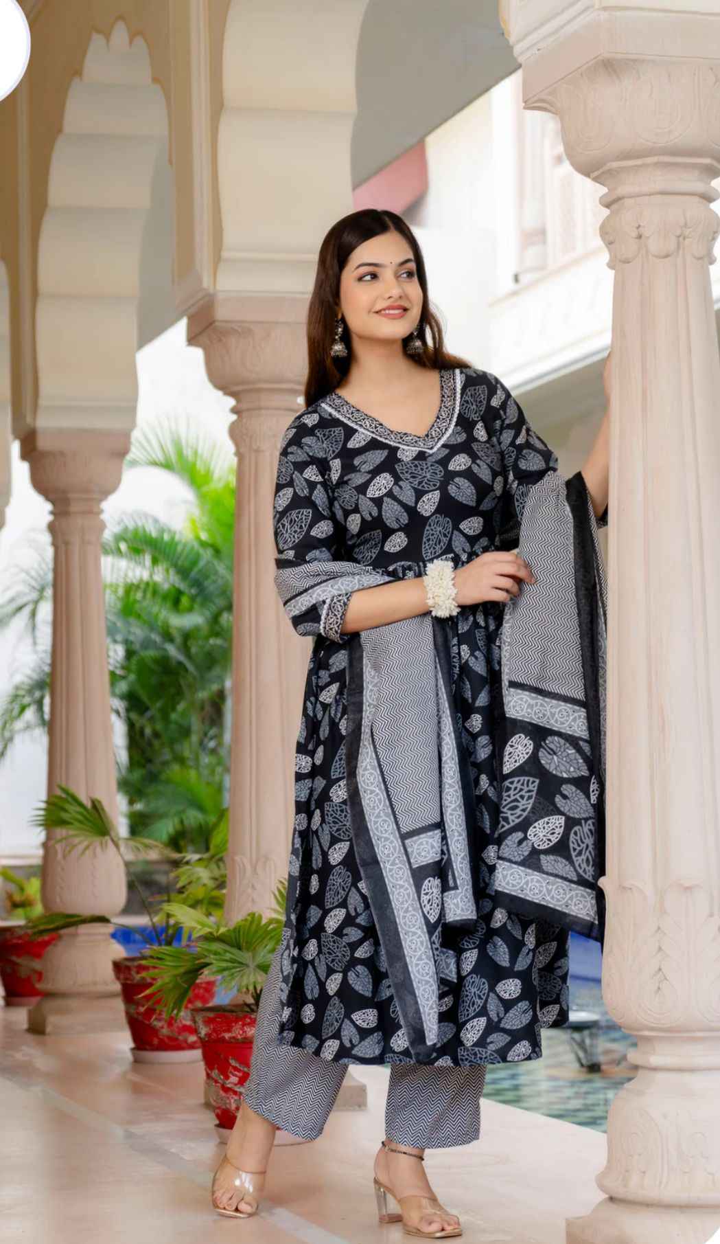 Ethnic Set Women Printed Kurta and Pant Set with Dupatta in Germany