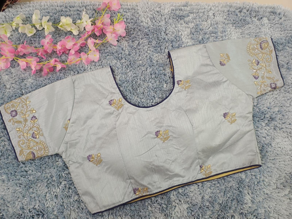 Beautiful Blouse trendy design in Berlin