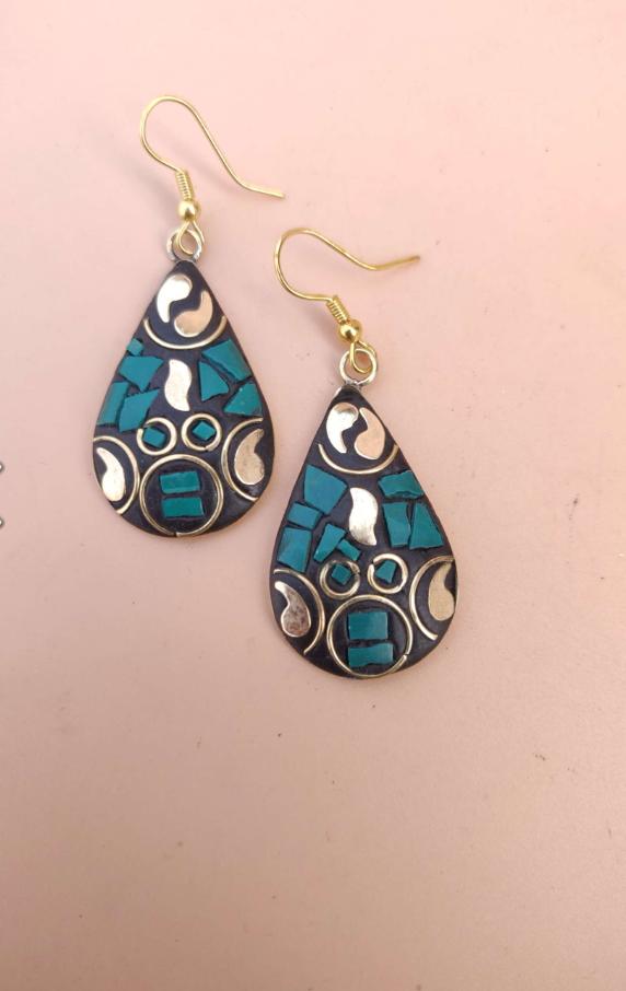 Designer Laq Work Earring in Berlin