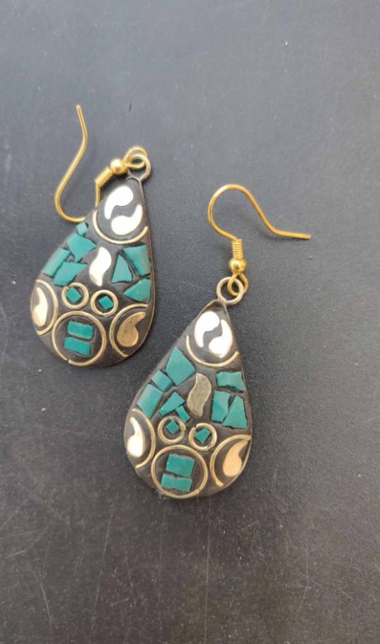 Designer Laq Work Earring in Berlin