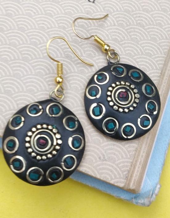 Handcrafted Handmade Antique Multicolor Round Shaped Laq Earrings inMunich