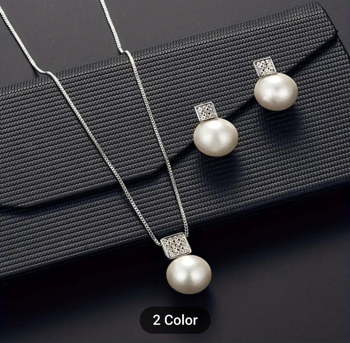 Women Elegant Imitation Pearl Necklace Earrings in Berlin