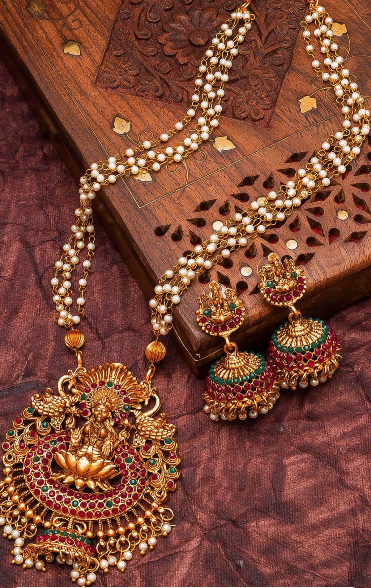 Gold-Plated Gold-Toned Choker Necklace Jewellery Set in Germany