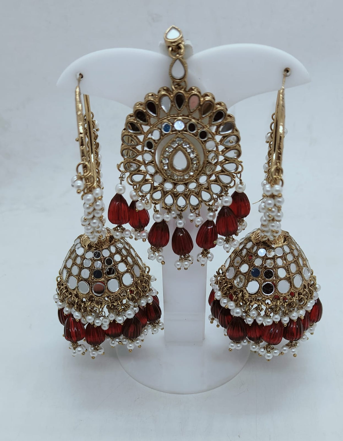 FASHION PARTY WEAR EARRINGS AND MANGTIKKA IN GERMANY