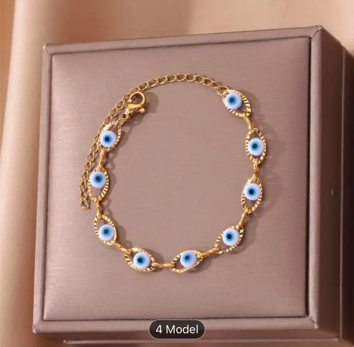 Diva Glittering Bracelet & Bangles in Berlin
