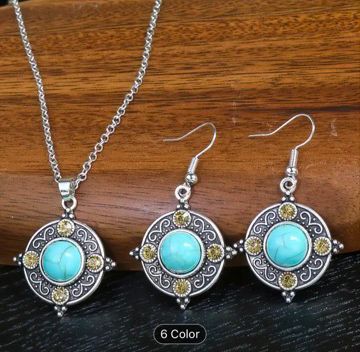 Vintage Round Silver Charm Geometric Pattern Earrings Necklace Set in Berlin