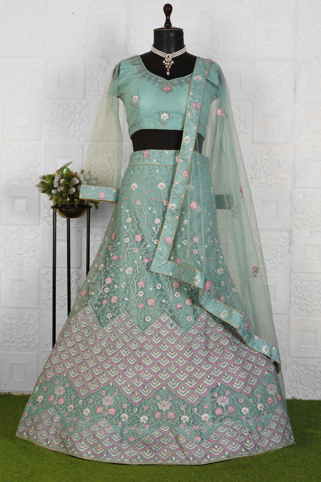 Beautiful Embroided net Lehanga in Berlin