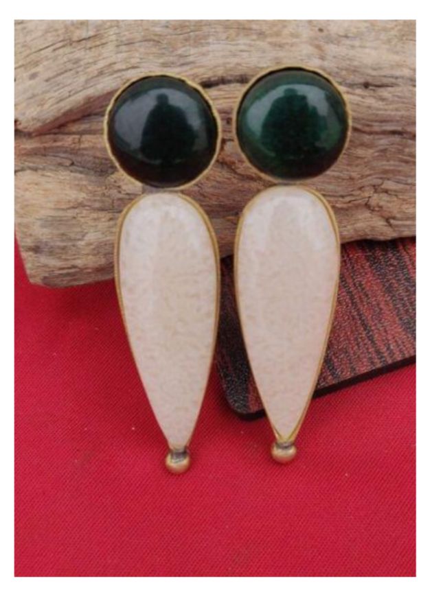 Brass Detailing Lightweight Modern Green Dangling Earring in Munich