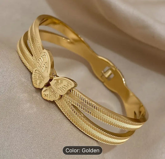 Trendy Butterfly Stainless Steel Charm Bracelet in Berlin