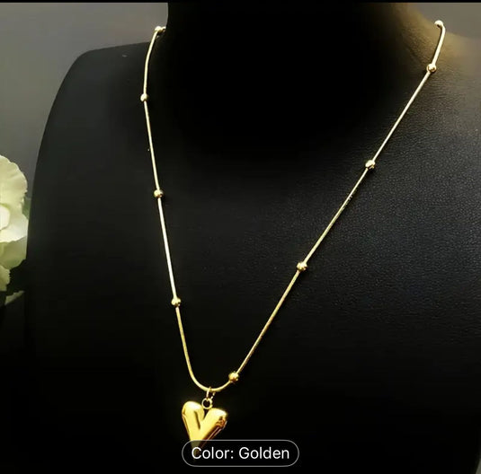 Gold Fashion Heart Pendant Necklace Woman Choker Stainless Steel in Berlin