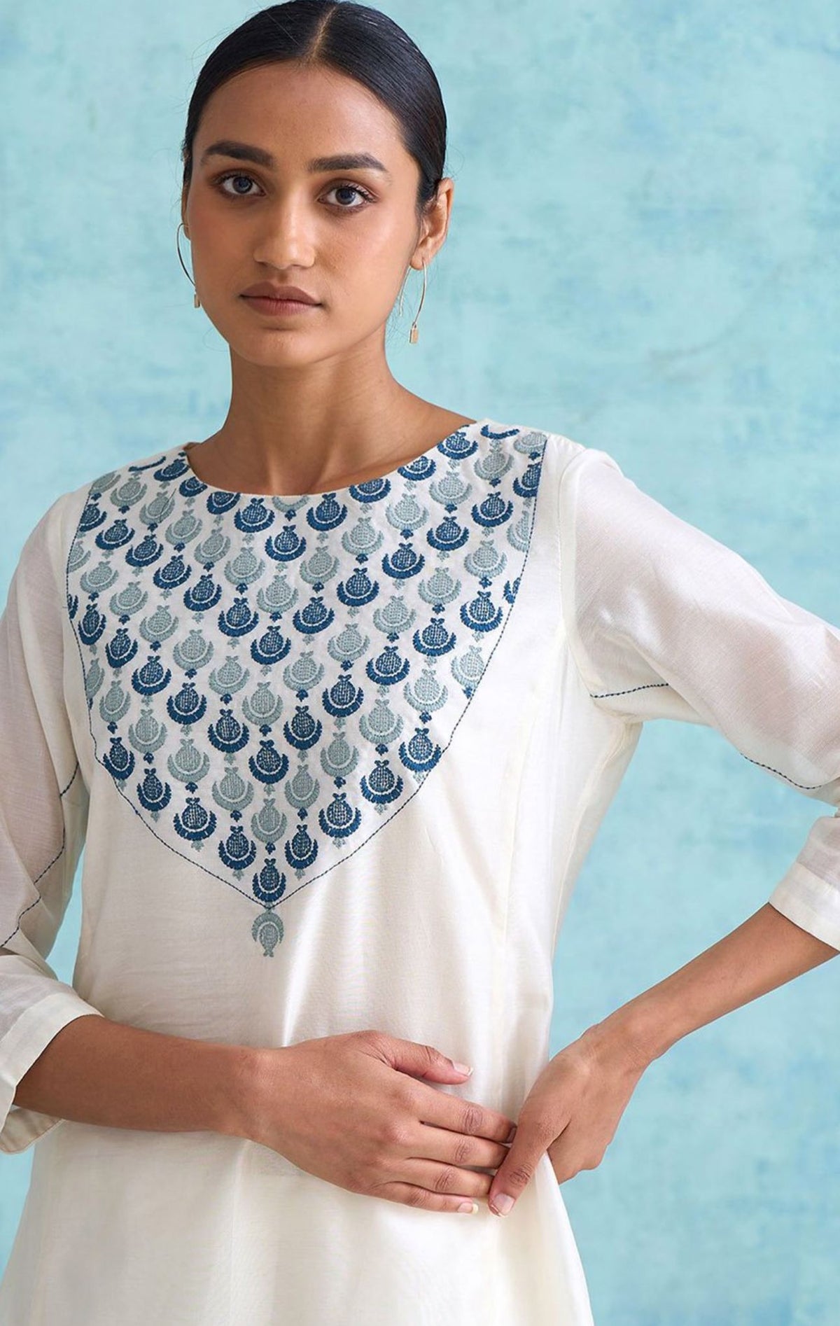 Women Solid Cotton Blend Flared Kurta in Munich