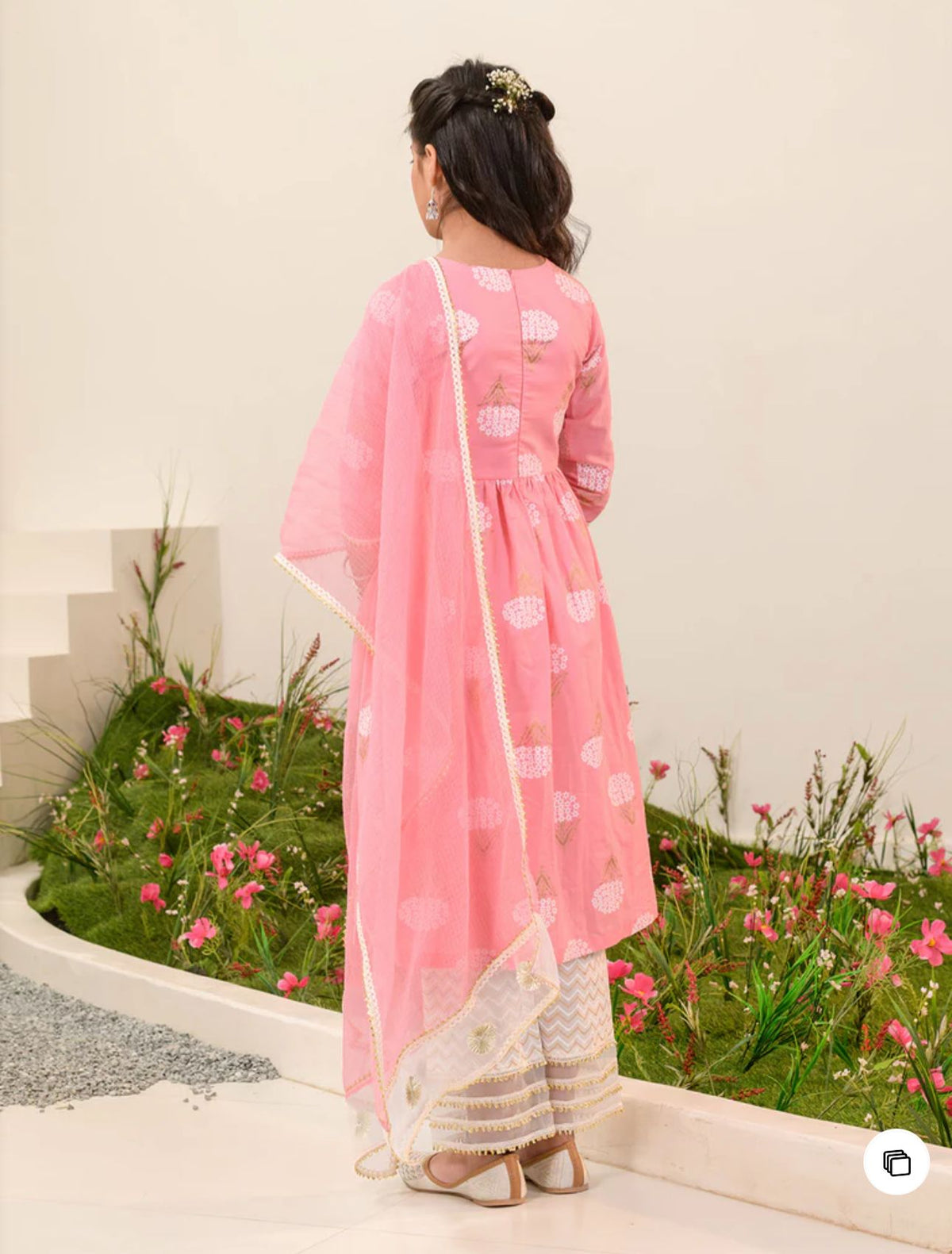 Girls Floral Printed Regular Pure Cotton Kurta with Trousers & Dupatta in Germany