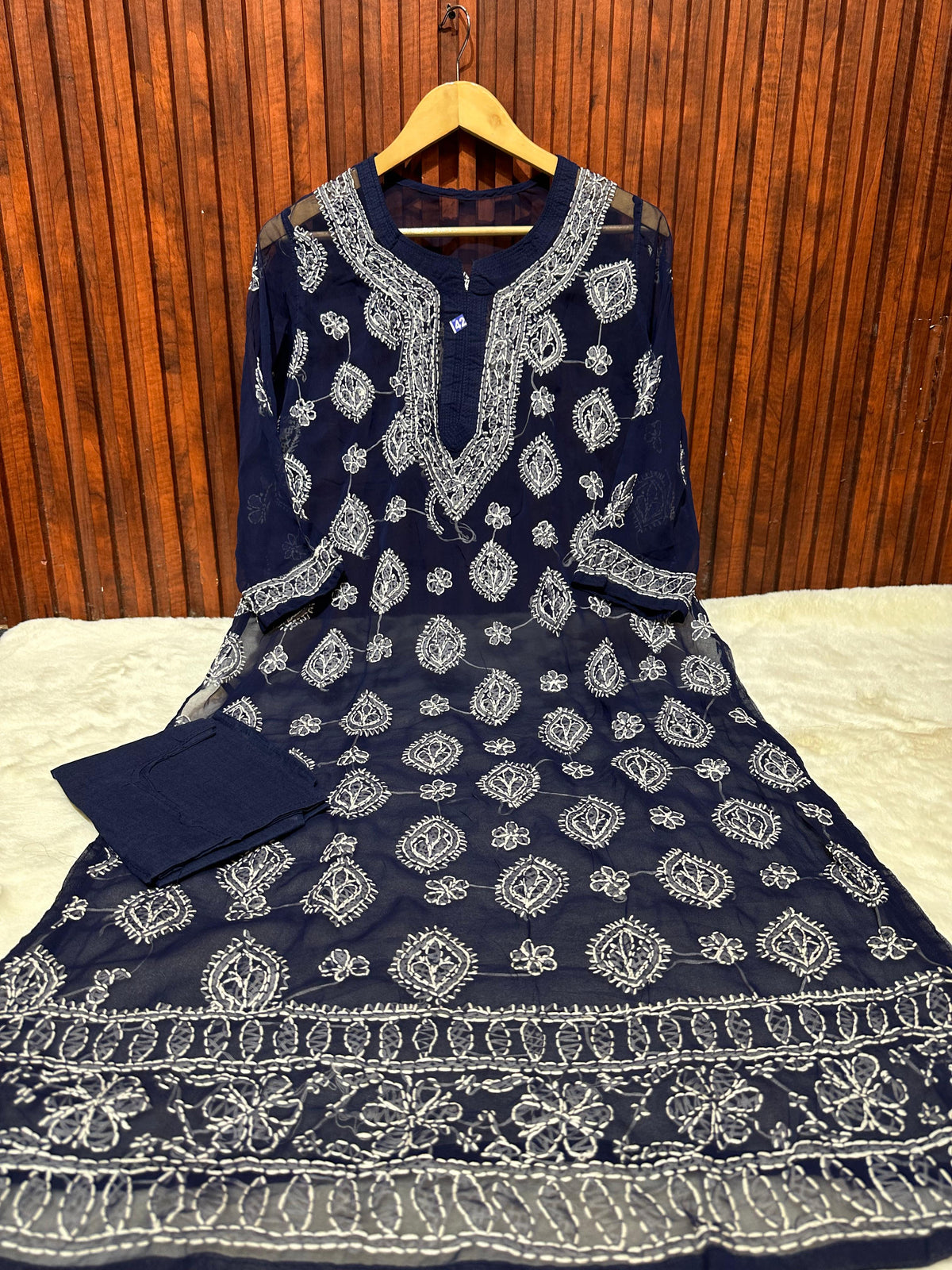 Chikankari Embroidery Straight Kurta in Berlin