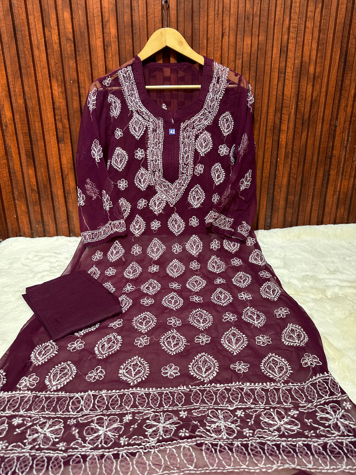Women's Georgette Chikankari Kurti In Munich