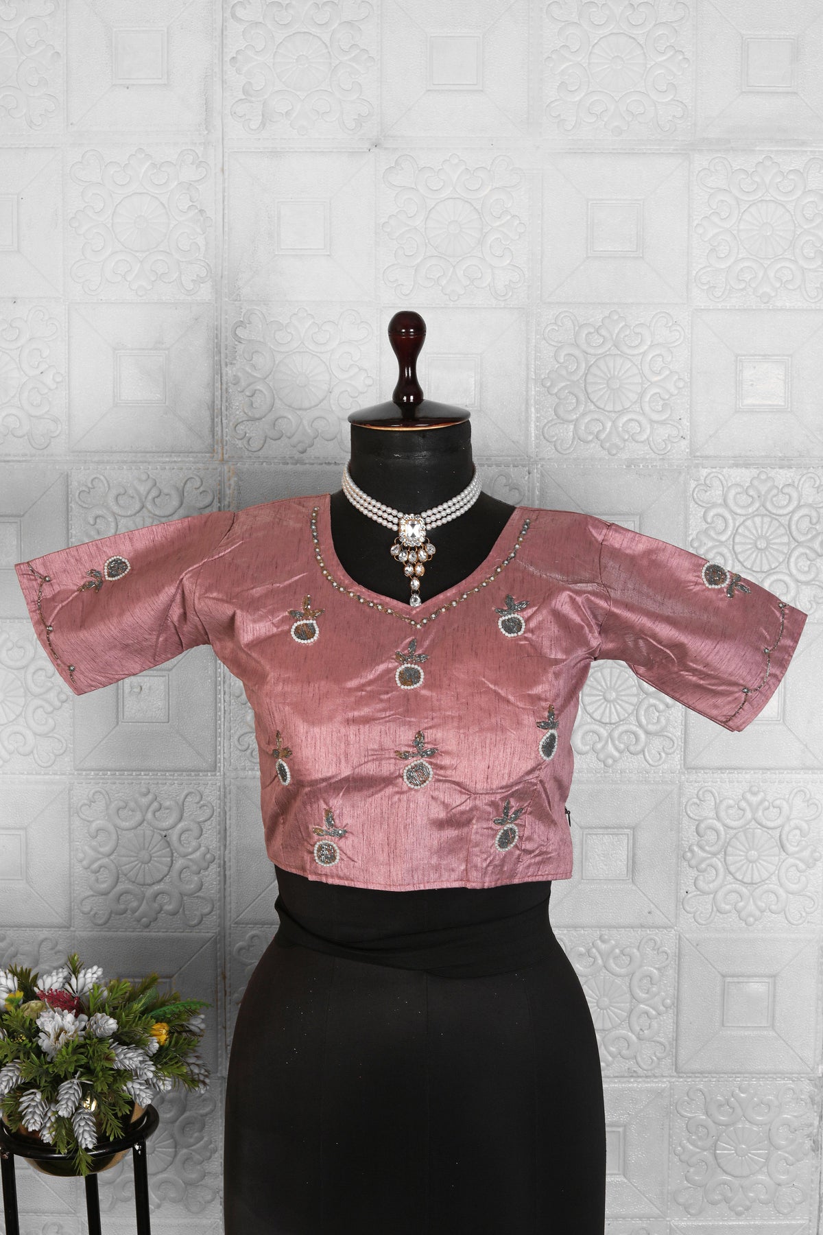 Embroidered Chiffon Saree in Berlin