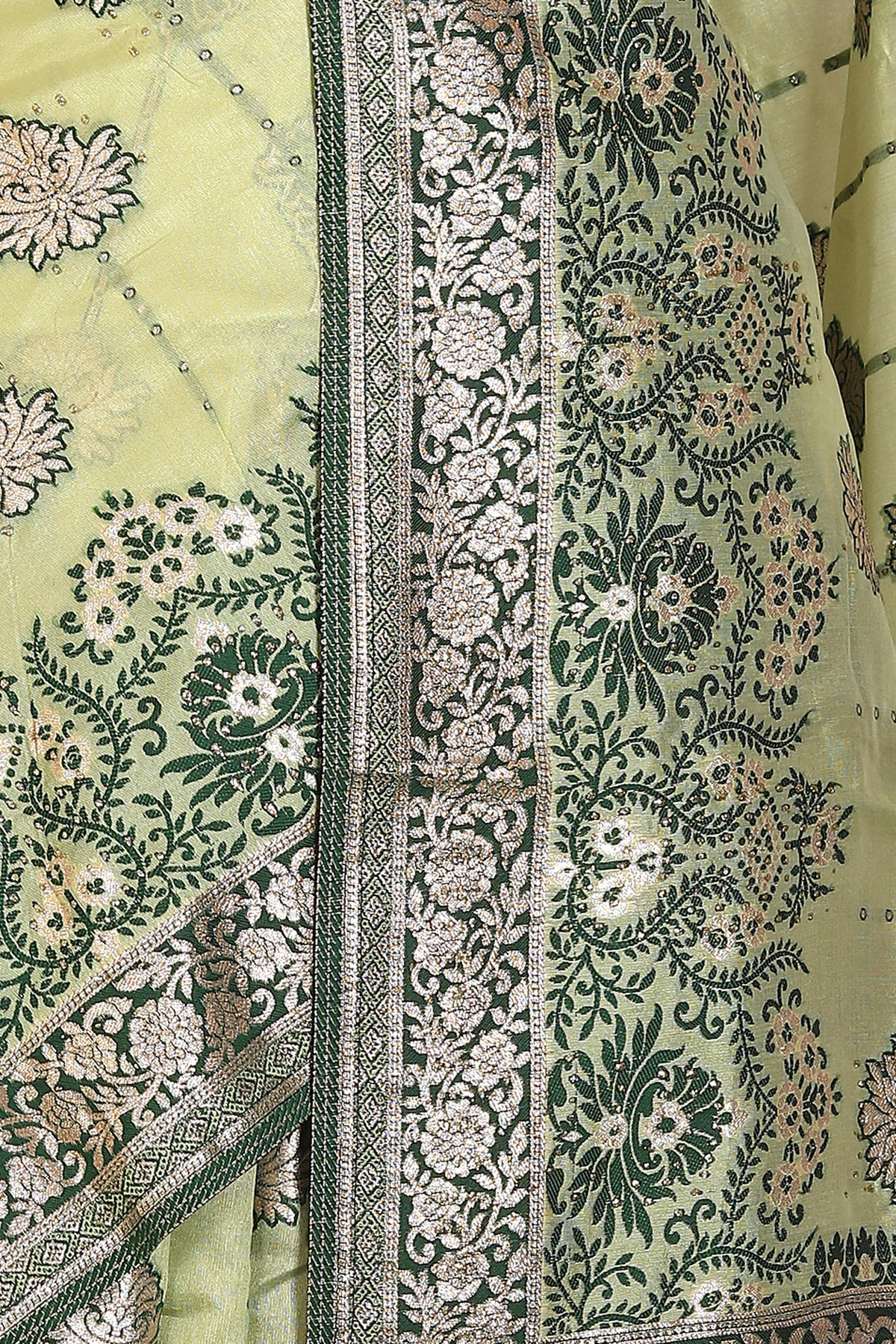 Women Silk Blend Saree in Berlin