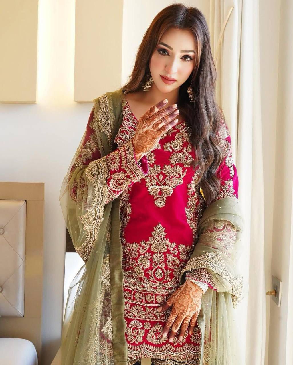 Party Wear Look Top-Plazzo and Dupatta in Germany