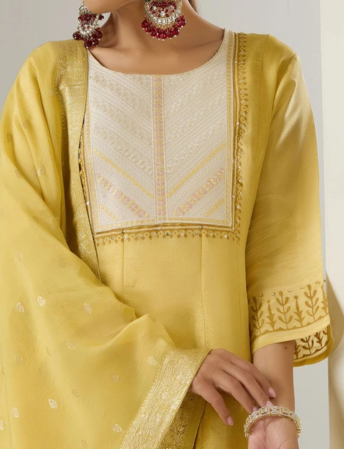 Women Chanderi Kurta pant dupatta set in Berlin