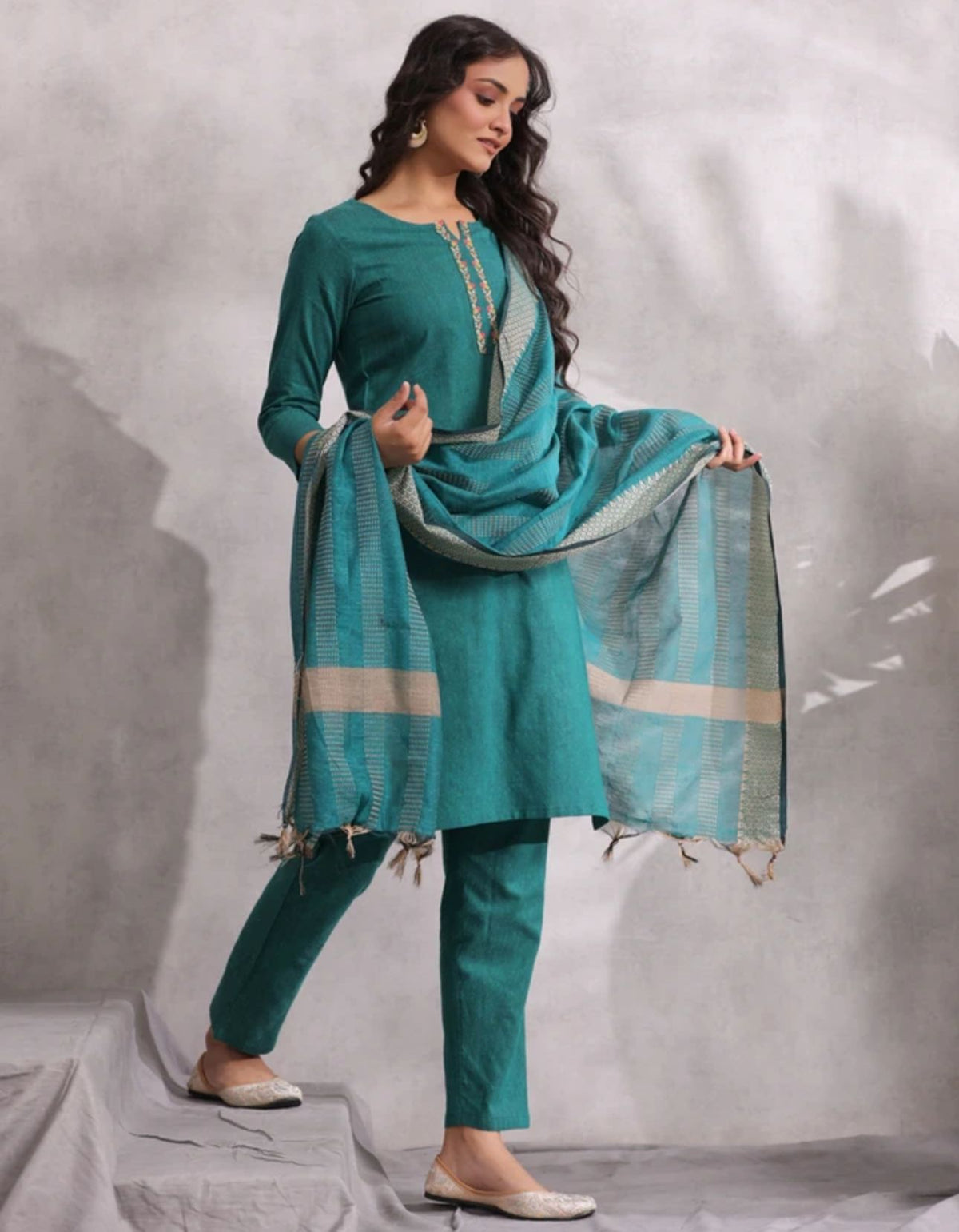 Women's Green Ethnic Motifs Straight Kurta with Trousers & Dupatta in Germany